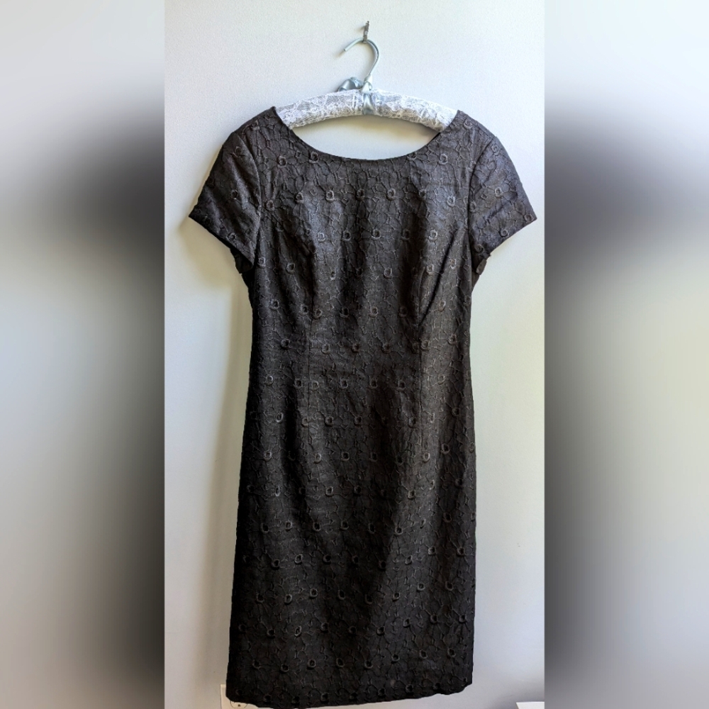 EUC....Talbots Floral Embroidered Linen Black Classic dress Size 8